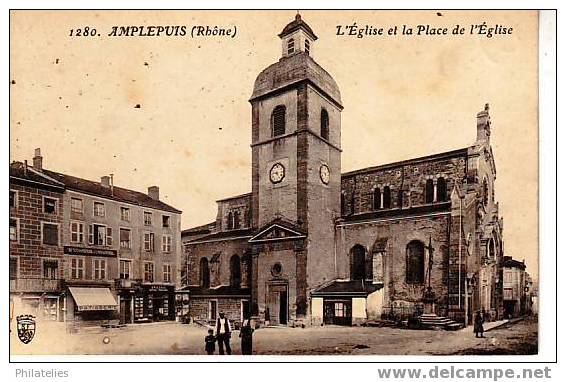 Amplepuis  Place De L Eglise - Amplepuis