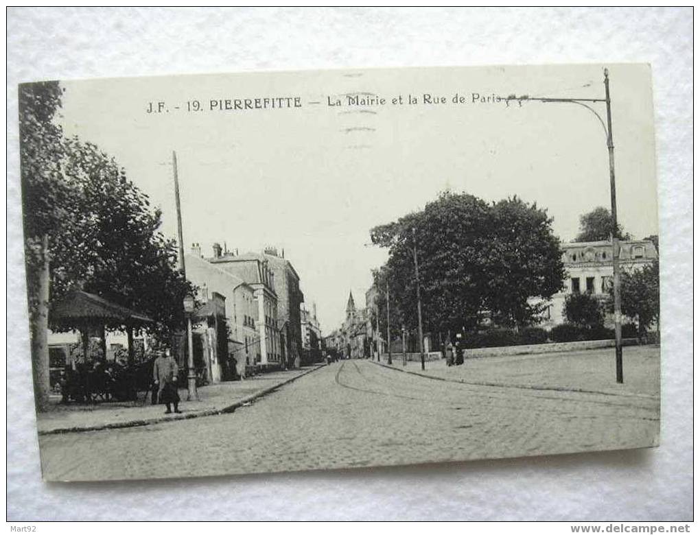 93 PIERREFITTE MAIRIE ET RUE DE PARIS ANIMEE - Pierrefitte Sur Seine