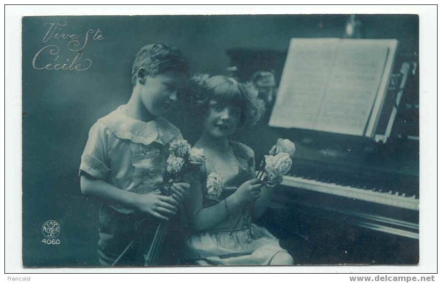 Photographie. Vive Sainte Cécile. Deux Enfants, Roses Et Piano. NOYER 4060 1927 - Autres & Non Classés