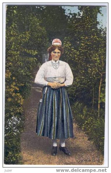 Estonia: Woman In National Costume. Old Postcard (4) - Trachten