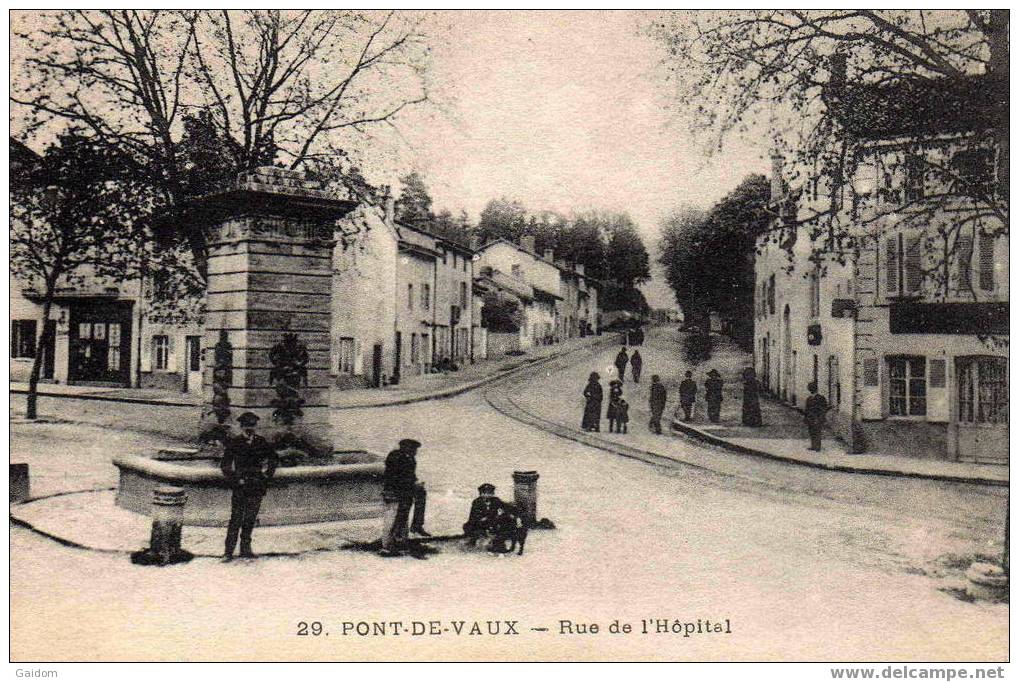 29 PONT DE VAUX - Rue De L´Hôpital (très Animée) - Pont-de-Vaux