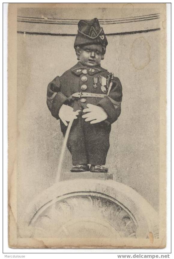 Bruxelles. Brussel. Manneken-Pis En Costume De Fantassin Français. Nommé En 1918 En Tant Que Caporal D'honneur. - Beroemde Personen