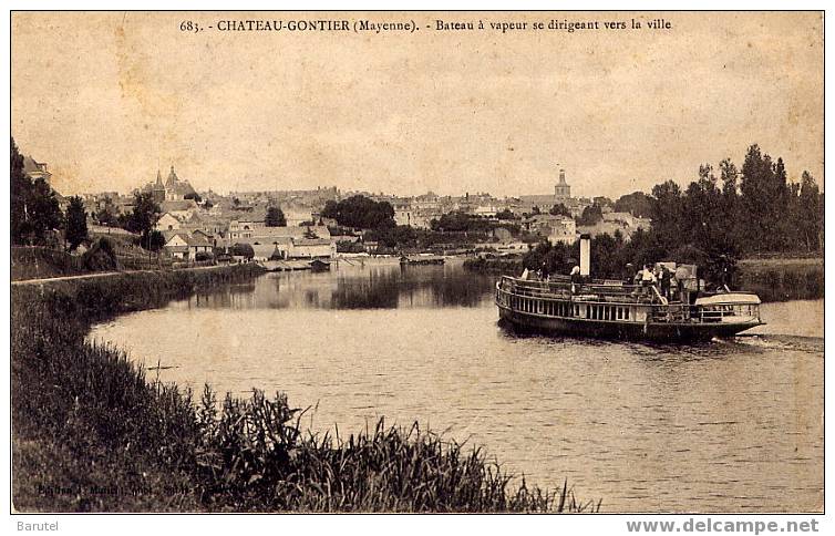 CHATEAU GONTIER - Bateau à Vapeur Se Dirigeant Vers La Ville - Chateau Gontier