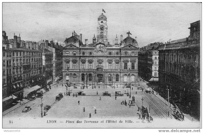 69..LYON..PLACE DES TERREAUX ET L HOTEL DE VILLE...1918.. ANIMEE - Lyon 1