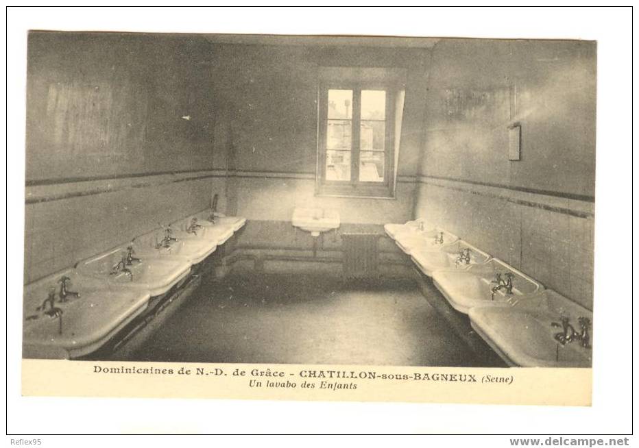 CHATILLON-SOUS-BAGNEUX - Dominicaine De N.D. De Grâce - Un Lavabo Des Enfants - Châtillon