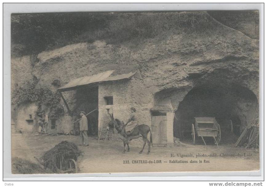 CHATEAU DU LOIR.  HABITATIONS DANS LE ROC - Chateau Du Loir