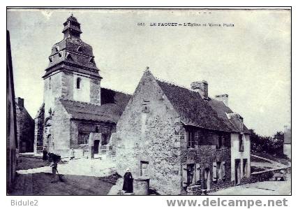 L'Eglise Et Vieux Puits - Le Faouet