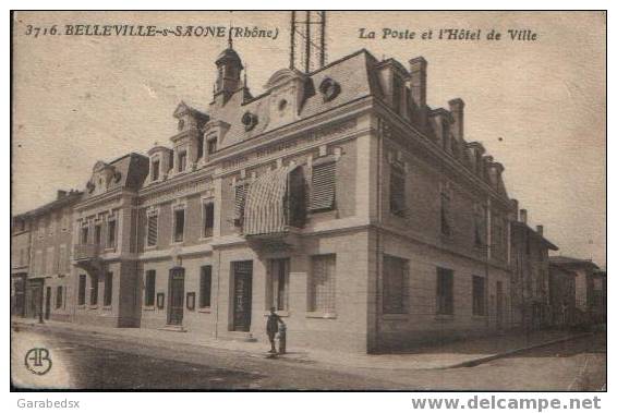 CPA De BELLEVILLE SUR SAONE - La Poste Et L'Hôtel De Ville. - Belleville Sur Saone