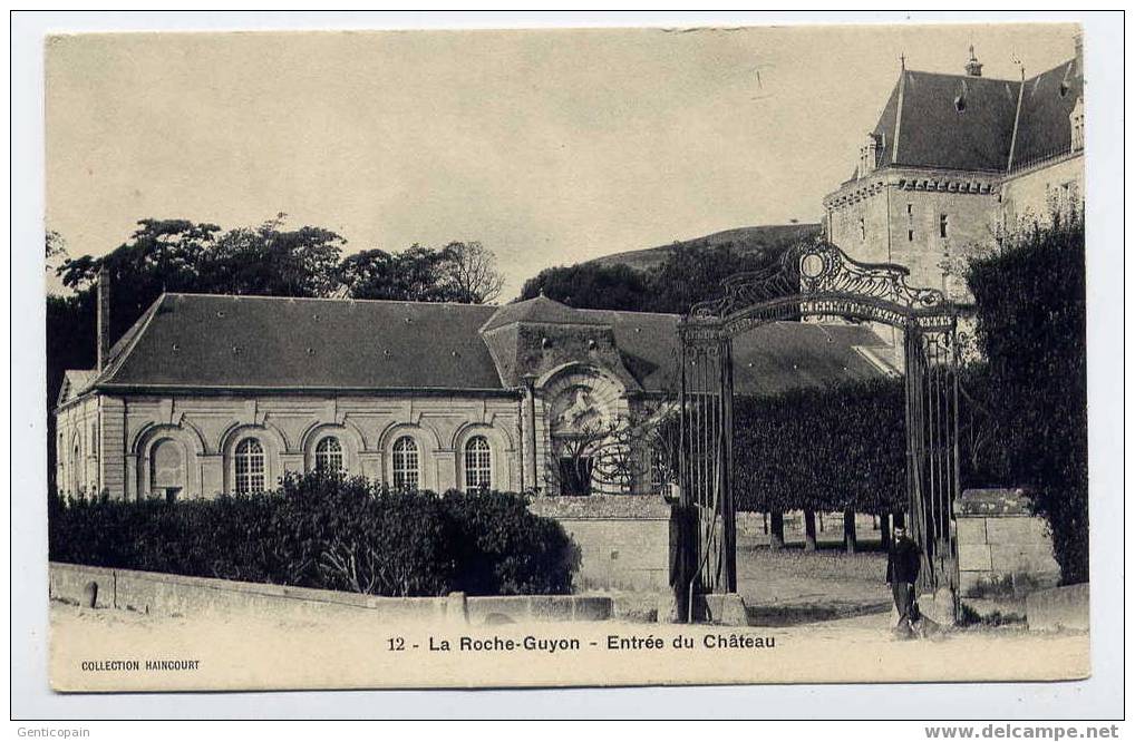 H102 - LA ROCHE-GUYON - Entrée Du Château (carte Animée - Dos Non Divisé < 1903) - La Roche Guyon