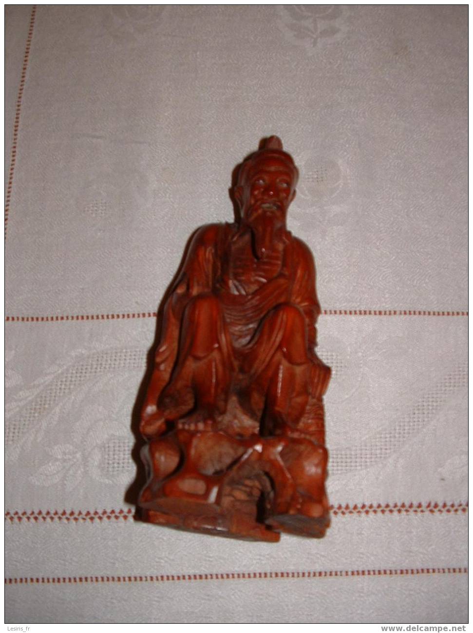 PERSONNAGE EN BOIS SCULPTE EXTREME ORIENT MODERNE - MANDARIN ? - Asian Art