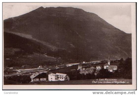 CPSM De LES HOUCHES - Chef-Lieu. La Gare Et L'Aiguillette. - Les Houches