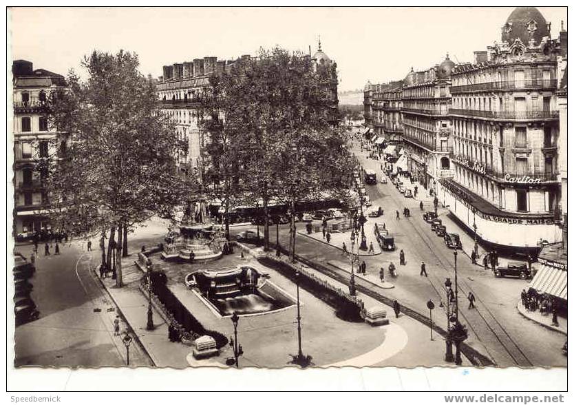 LY79 Lyon . Place De La République Monument Carnot 14 Ed Du Globe Hotel Carlton - Autres & Non Classés