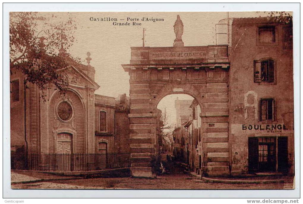 H104 - CAVAILLON - Porte D'Avignon - Grande Rue - Cavaillon