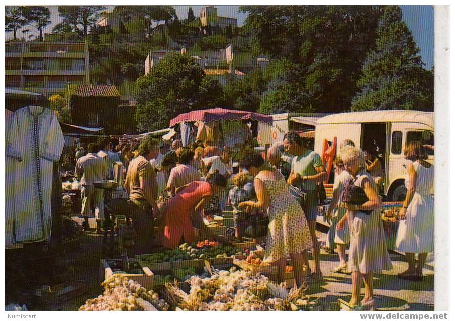 SUPERBE CPM....DE  ....CASSIS....AVEC SON MARCHE...TRES ANIMEE - Cassis