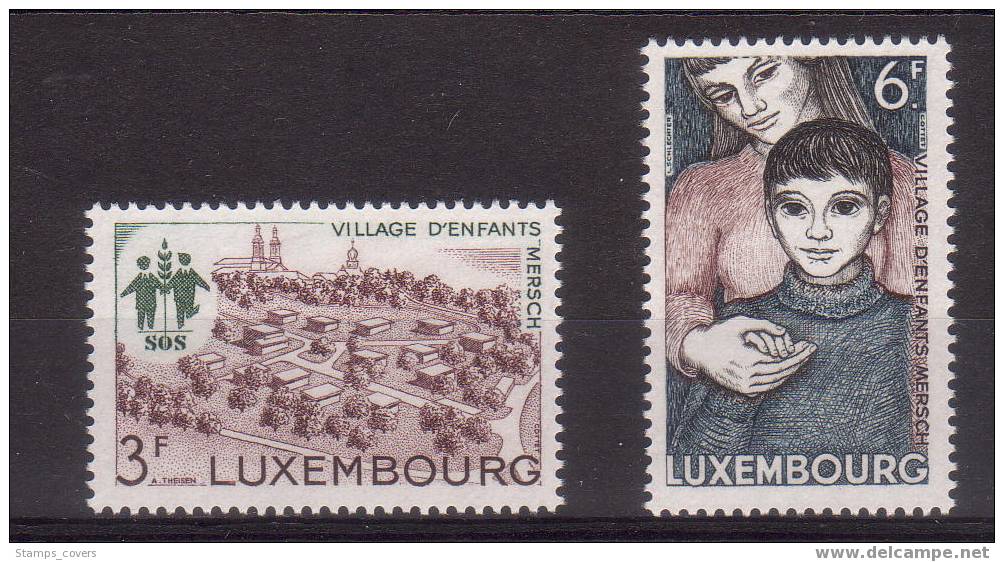LUXEMBOURG MNH** MICHEL 775/76 €0.80 VILLAGE ENFANTS MERSCH - Unused Stamps