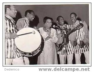 PHOTO PRESSE /HC:   Héléna  BOURKE Et Le Groupe LOS HERMANOS BRAVO . 1970 ( 2 ) - Fotos