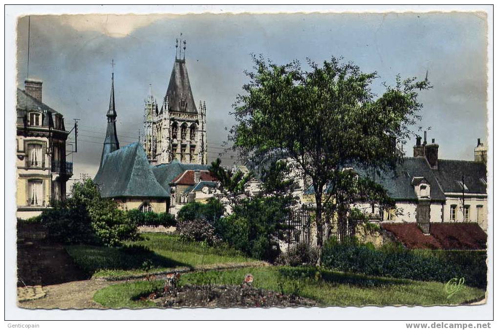 H112 - LAIGLE - L'église Saint-Martin à Travers Les Arbres (1960 - Oblitération LAIGLE ENTREPÔT) - L'Aigle