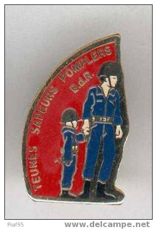 JEUNES SAPEURS POMPIERS-BDR - Firemen