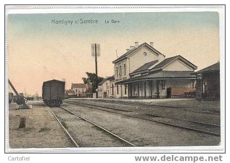 MONTIGNY-SUR-SAMBRE-GARE-STATION-TRAIN-TREIN-PETIT DECHIRURE AUX MILIEU-SCHEURTJE BOVEN MIDDEN - Charleroi