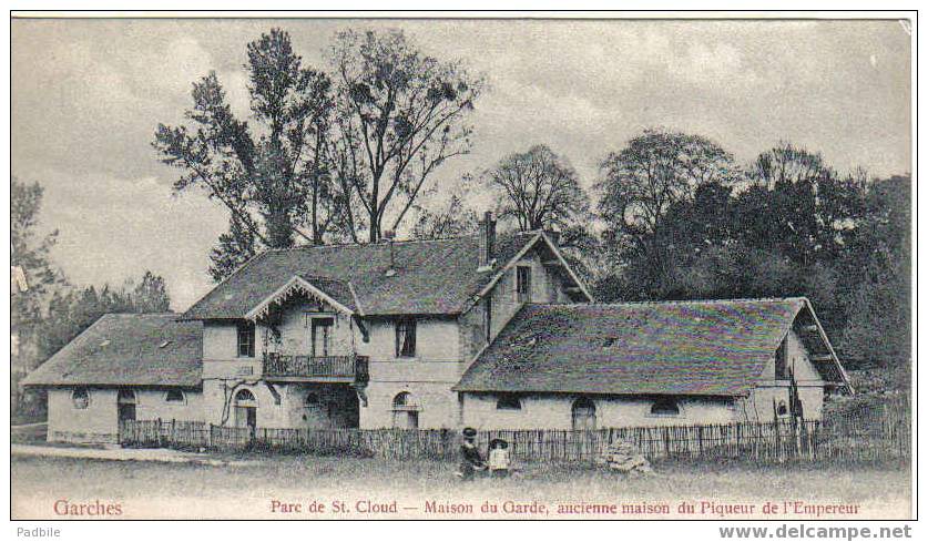 Animée Maison Du Garde  Parc De St Cloud Ancienne Maison Du Piqueur De L´empereur - Garches