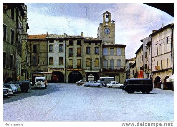 Cpsm Bagnols Sur Ceze , Place De La Mairie , Voitures , Commerces - Bagnols-sur-Cèze