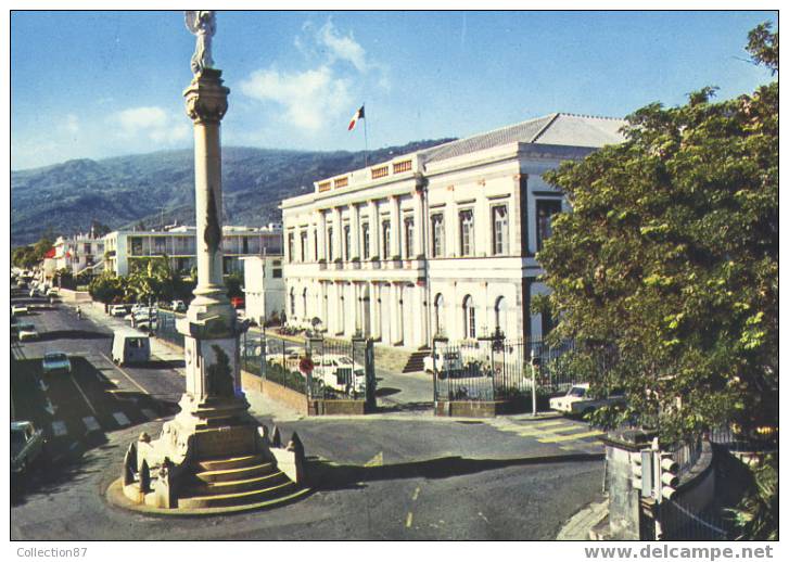 DOM - REUNION - ST DENIS - MONUMENT Aux MORT - HOTEL De VILLE - Saint Benoît