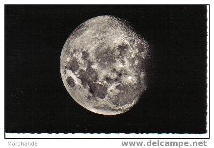 La Lune Entre Le Premier Quartier Et La Plaine Lune(espace) - Sterrenkunde