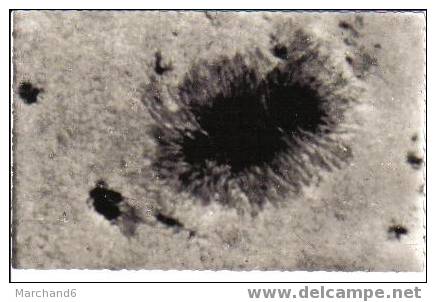 La Partie Noire De La Tache Mesure Environ 10.000x20.000km(espace) - Astronomie