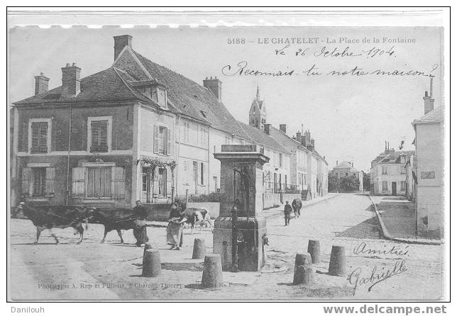 77 /*/ SEINE ET MARNE / LE CHATELET / La Place De La Fontaine N° 5188 Fillicite Coll R.F. / - Le Chatelet En Brie