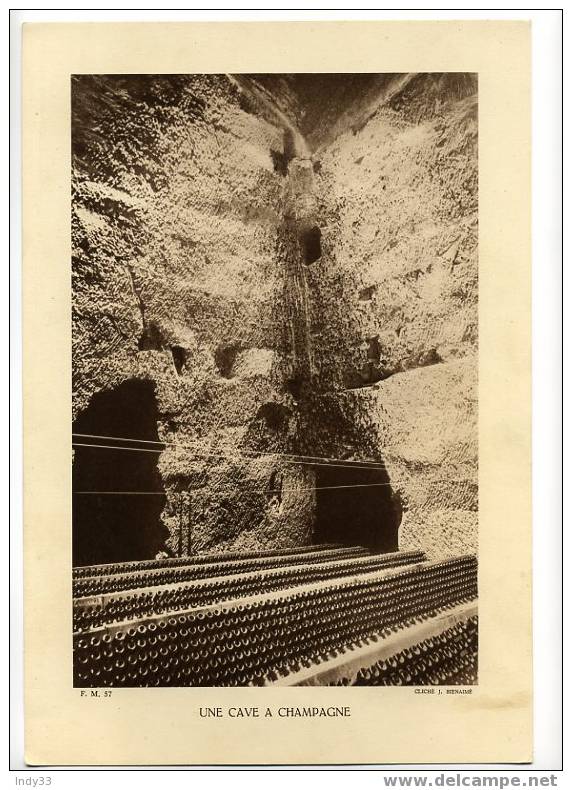 - FRANCE . "UNE CAVE A CHAMPAGNE"(MAISON RUINART PERE ET FILS) . REPRO DE PHOTO DES ANNEES 1930 - Autres & Non Classés