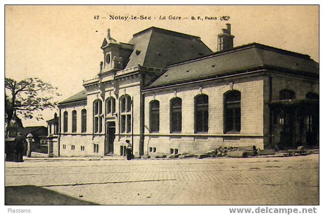 NOISY LE SEC. La Gare. ( 93 ) Seine Saint Denis . SNCF Trains - Noisy Le Sec