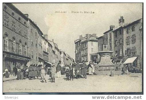 BELLAC	Place Du Marché ( Animée) - Bellac