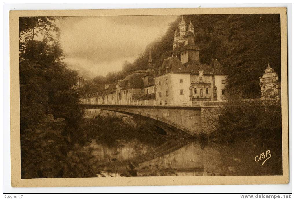 {29439} 64 Pyrénées Atlantiques Lestelle Betharram , Le Nouveau Pont, L' Eglise Et Le Collège , Circulée En 1950 ? - Lestelle-Bétharram