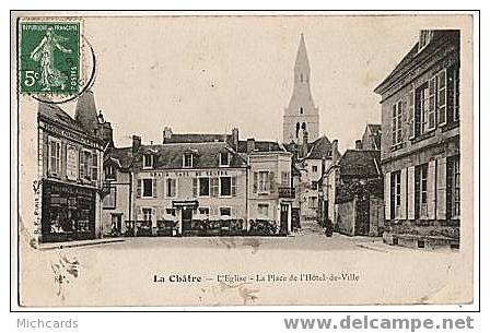 CPA 36 LA CHATRE - L Eglise - La PLace De L Hotel De Ville - La Chatre