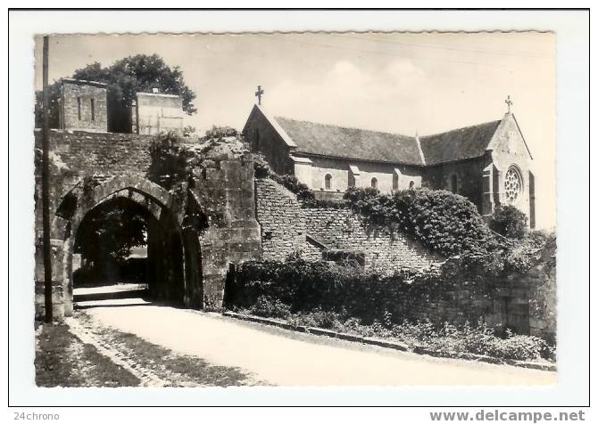 Montreal: L' Eglise Et La Porte D' Ensemble Du Chateau (06-6334) - Montreal