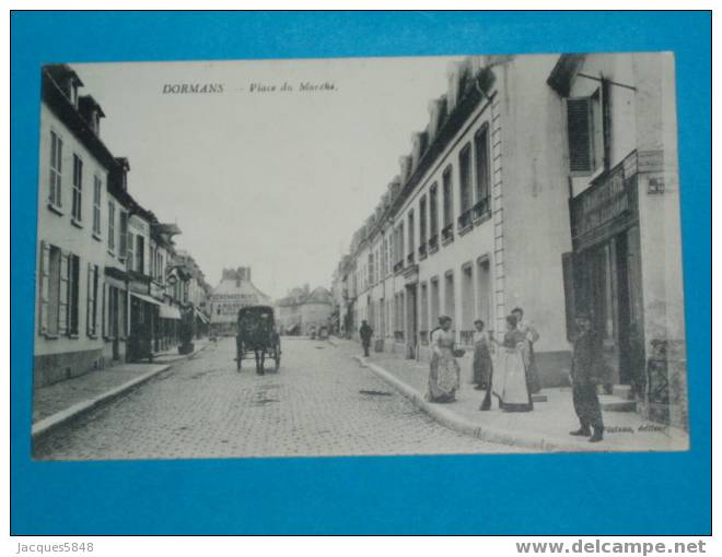 51) Dormans - Place Du Marché - - Tres Belle Carte - Dormans