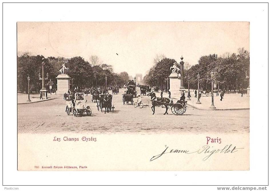 PARIS - Les Champs Elysées - Trés Belle Animation Avec Belle Automobile Et Autres Véhicules - Champs-Elysées