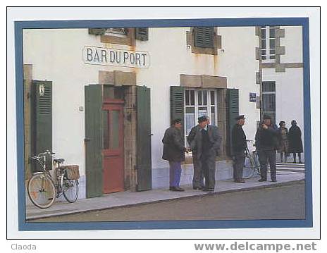 CP Bar Du Port (animée) (2283) - Cafes