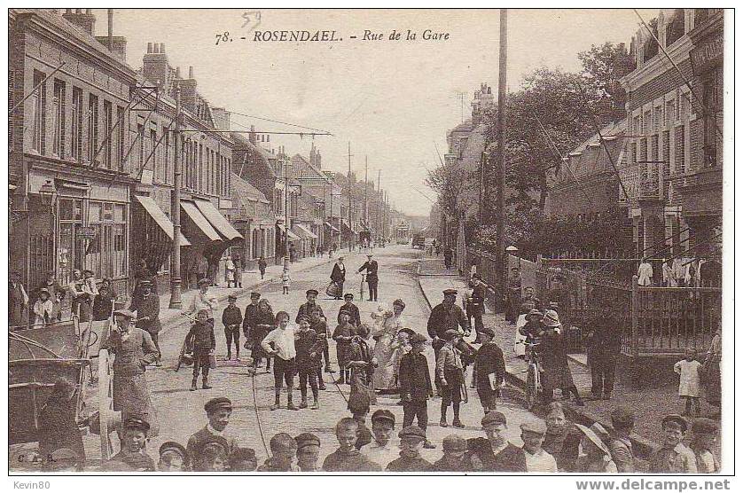 59 ROSENDAEL Rue De La Gare Cpa Animée Nombreux Enfants - Le Cateau