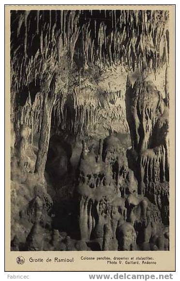 Engis - Grotte De Ramioul ( Par Engis ) - Colonne Penchée, Draperies Et Stalactites - Engis