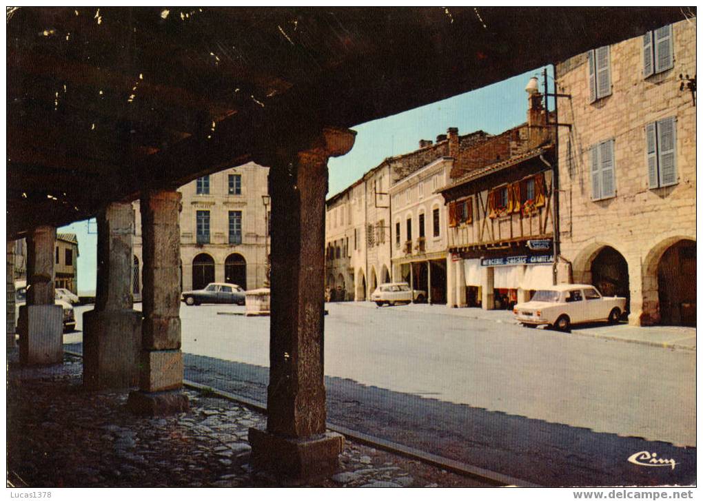 MONTPEZAT DE QUERCY / LES COUVERTS / PLACE DE LA MAIRIE / RARE CPSM - Montpezat De Quercy