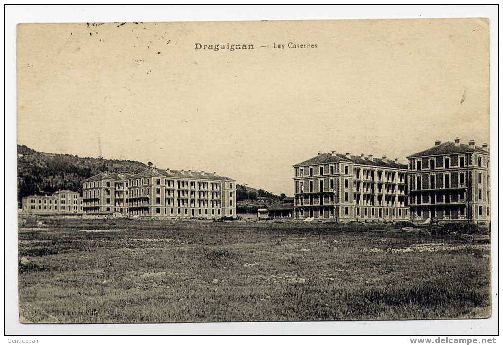 H138 - DRAGUIGNAN - Les Casernes (1918) - Draguignan