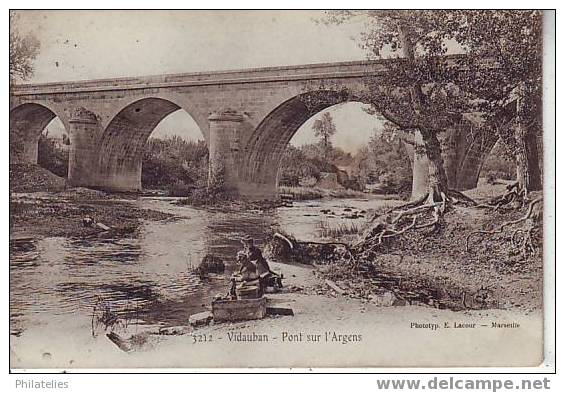 VIDAUBAN   LAVANDIERES SOUS LE PONT  1907 - Vidauban