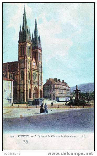 Voiron - L' Eglise Et La Place De La République - Voiron