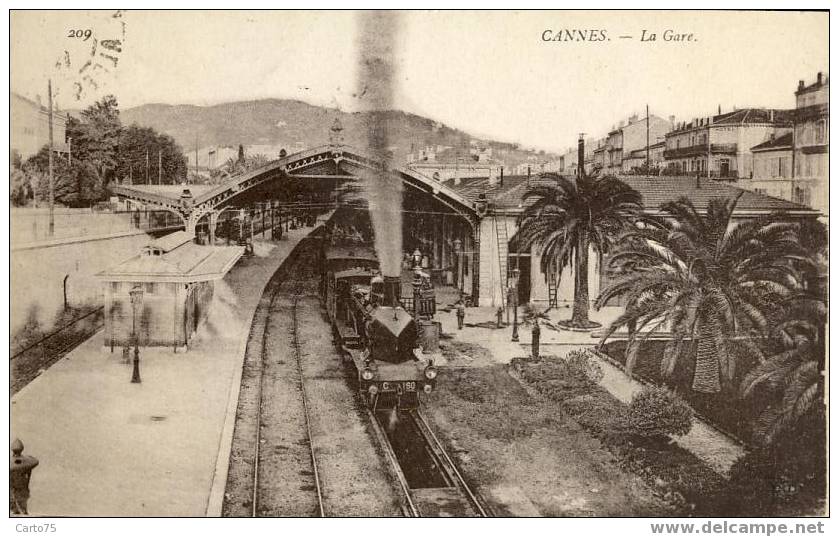 CANNES 06 - TRAIN - CHEMIN DE FER - La Gare - Stazioni Con Treni