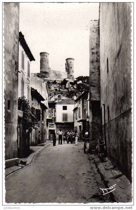 Chateaurenard Vieille Rue Et Les Tours Cpsm Bon état - Chateaurenard