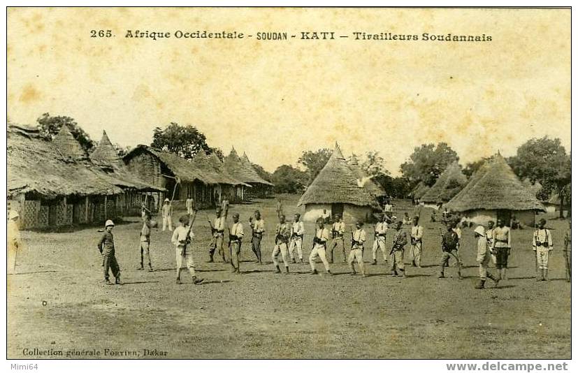 SENEGAL .  AFRIQUE OCCIDENTALE -  SOUDAN . KATI .  TIRAILLEURS SOUDANNAIS .  ET LE VILLAGE . - Sudan