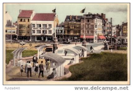 CPA.   BREDENE S/ MER.    Rue De La Chapelle.  1953.  (animée) - Bredene