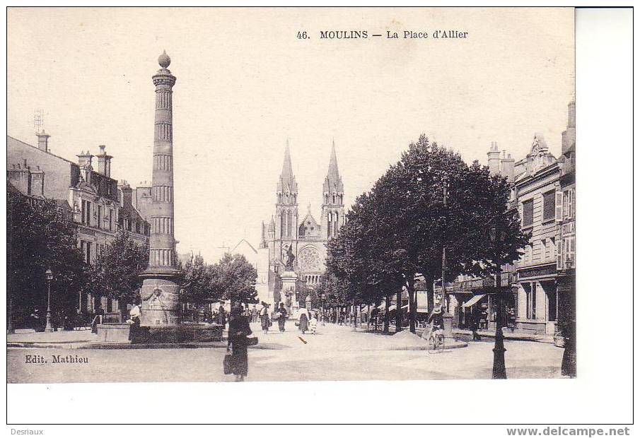 MOULINS , LA PLACE D´ALLIER , ANIMATION - Moulins