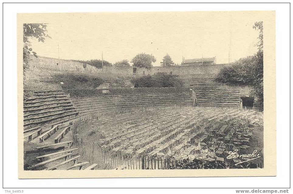 Doué La Fontaine - Vestiges Des Arènes, Retrouvées En Opèrant Des Fouilles. - Doue La Fontaine